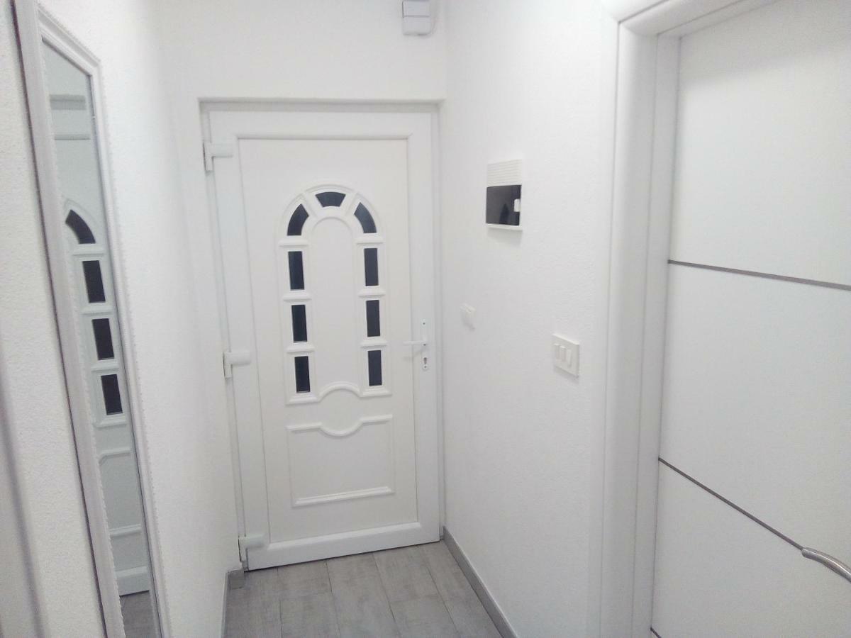 Studio Apartman Matkovic 이모츠키 외부 사진